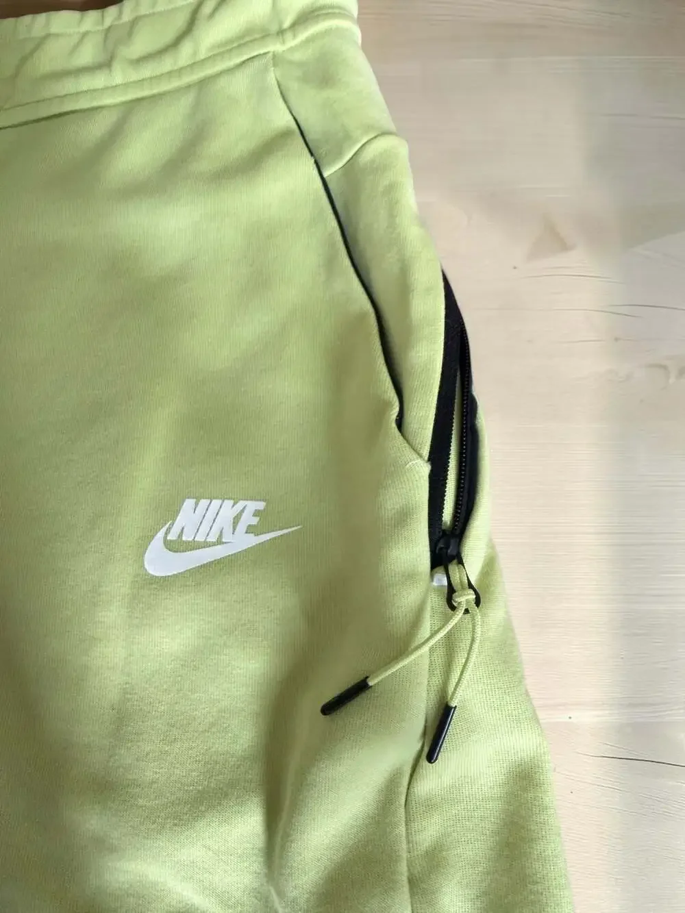 Nike Sportswear Fleece Shorts in Lemon Twist, Size M